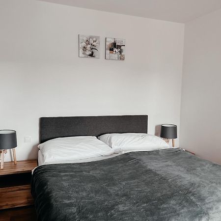 Sokolska Appartement Praag Buitenkant foto