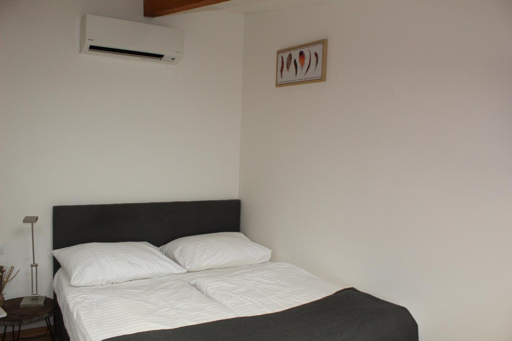 Sokolska Appartement Praag Buitenkant foto