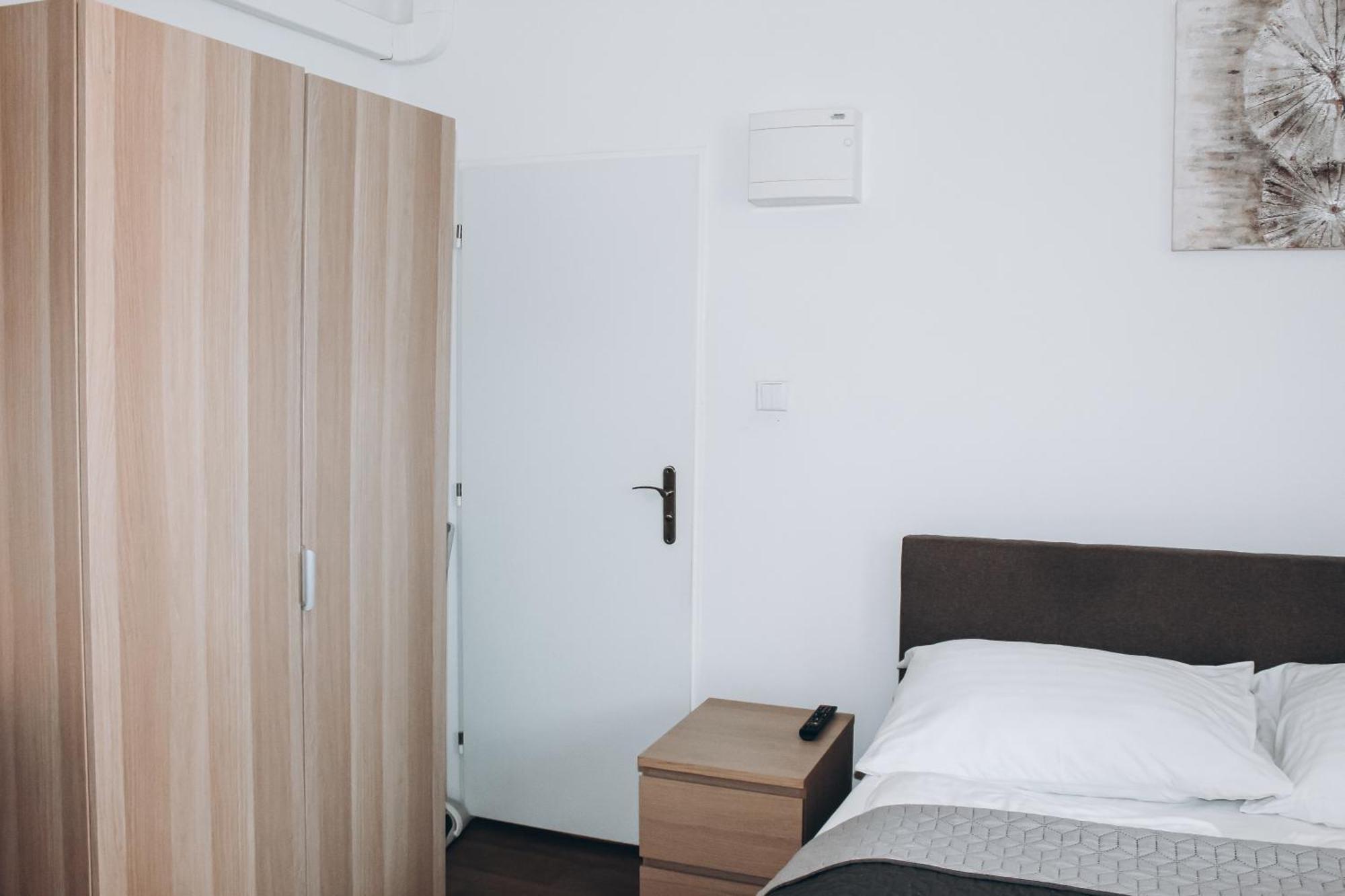Sokolska Appartement Praag Buitenkant foto