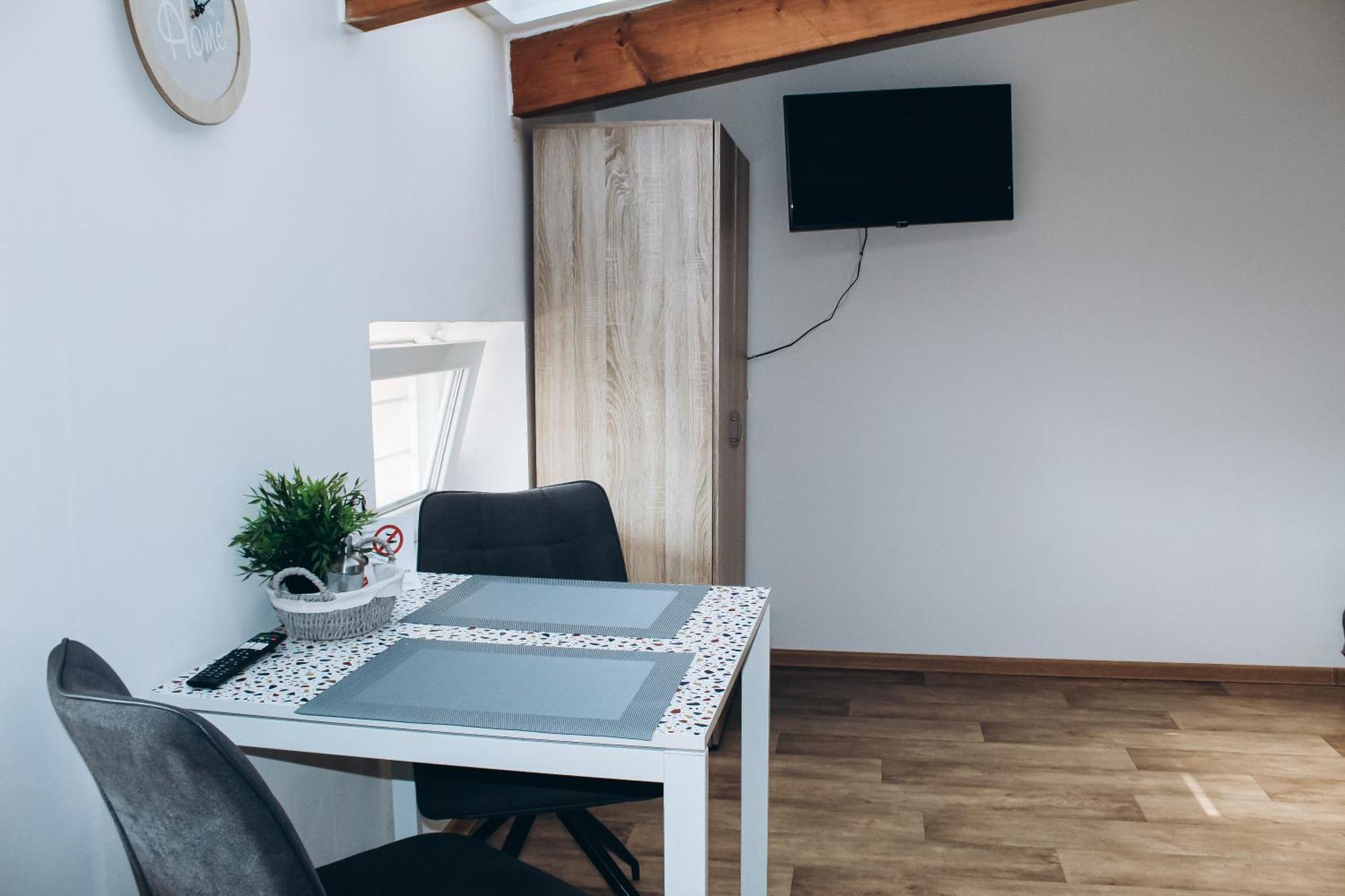 Sokolska Appartement Praag Buitenkant foto