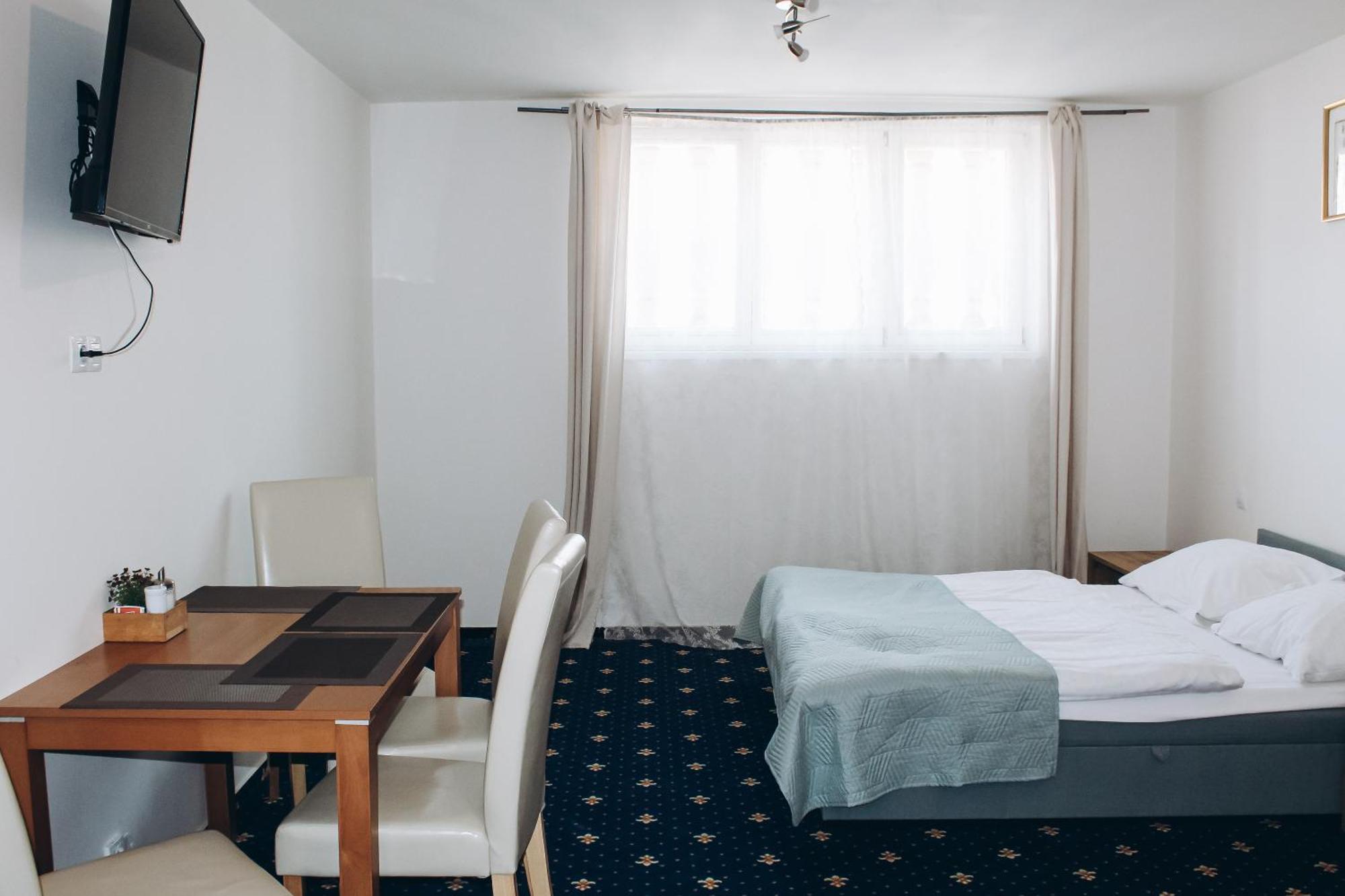 Sokolska Appartement Praag Buitenkant foto