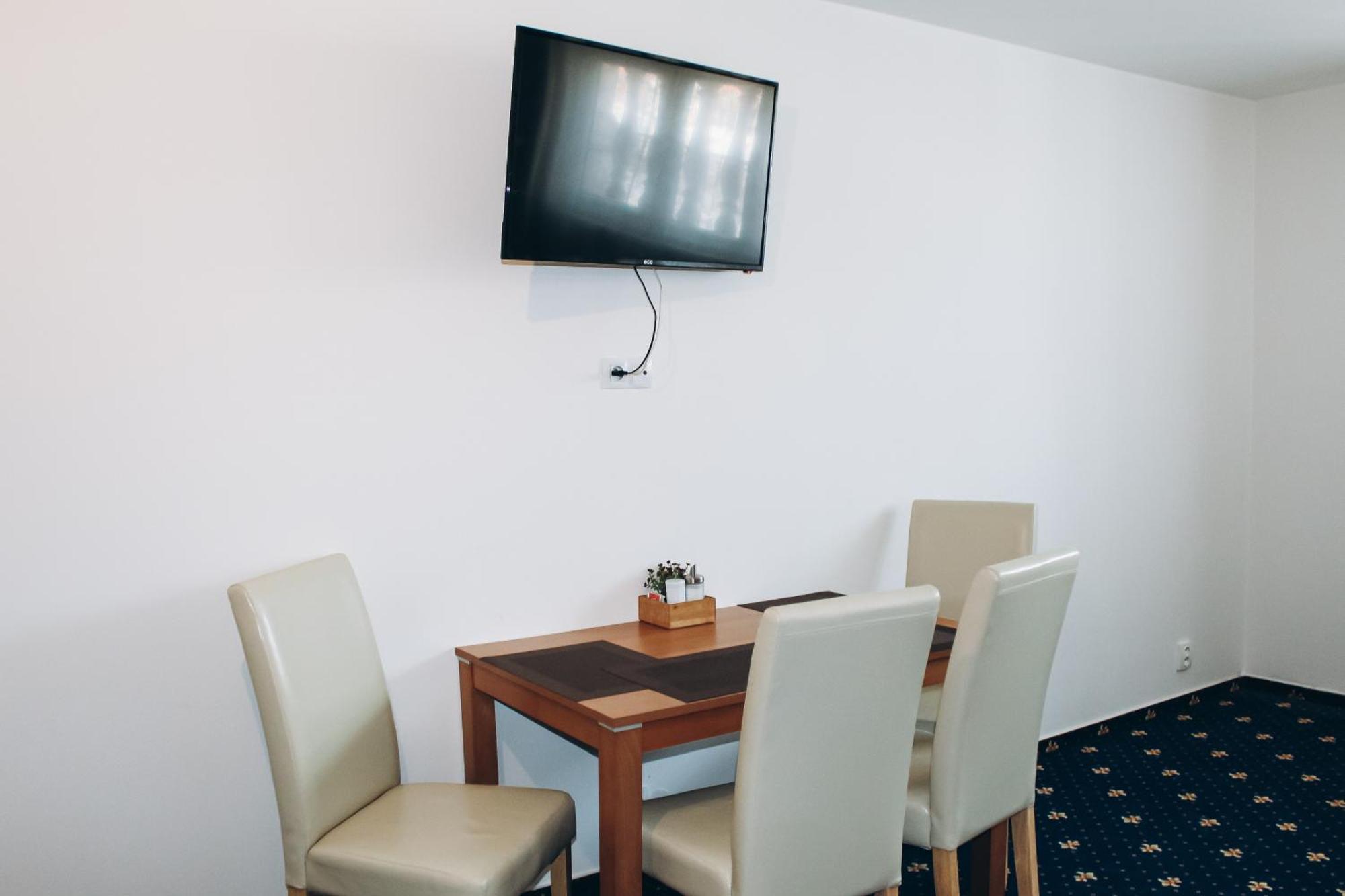 Sokolska Appartement Praag Buitenkant foto