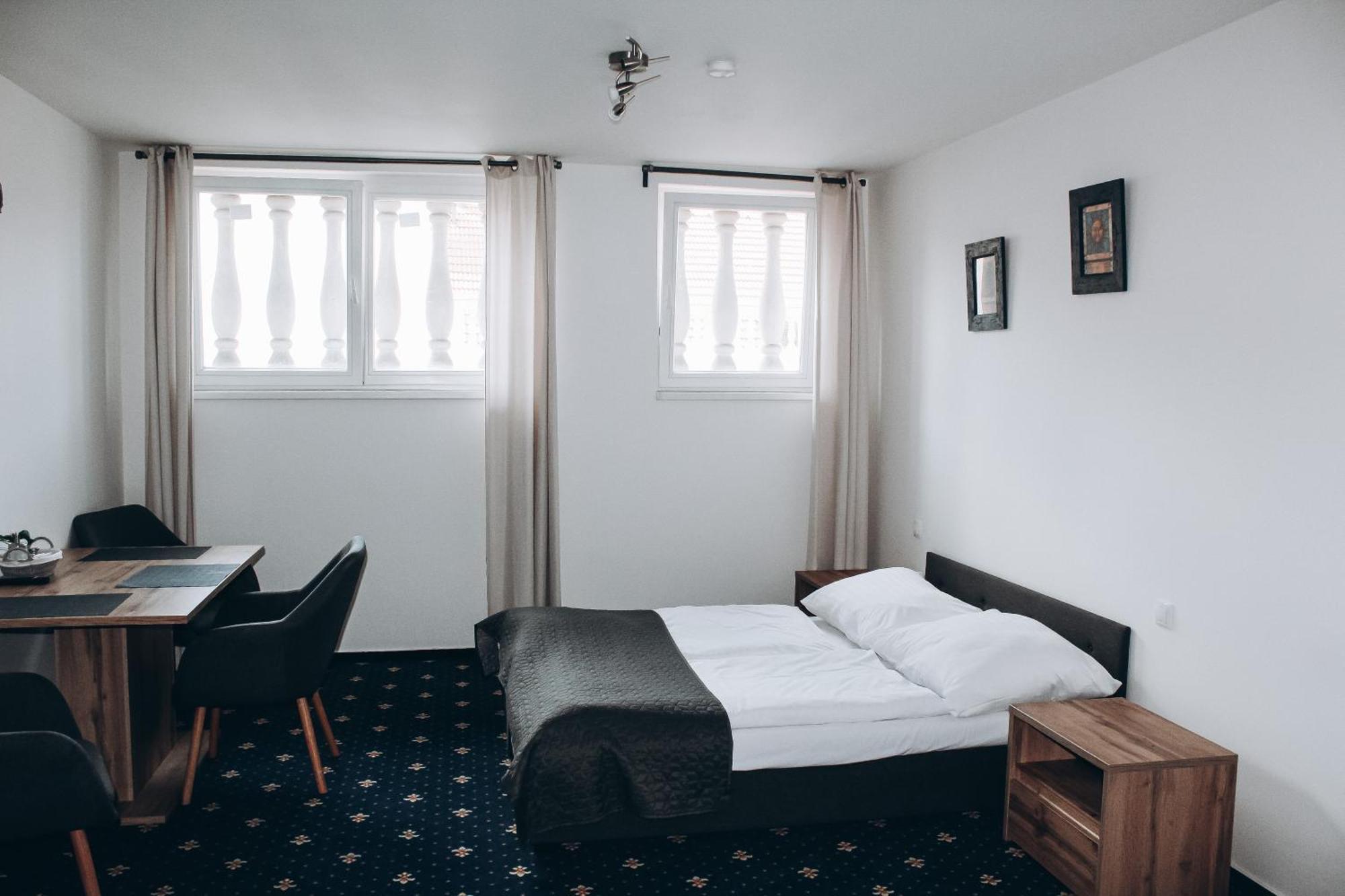 Sokolska Appartement Praag Buitenkant foto