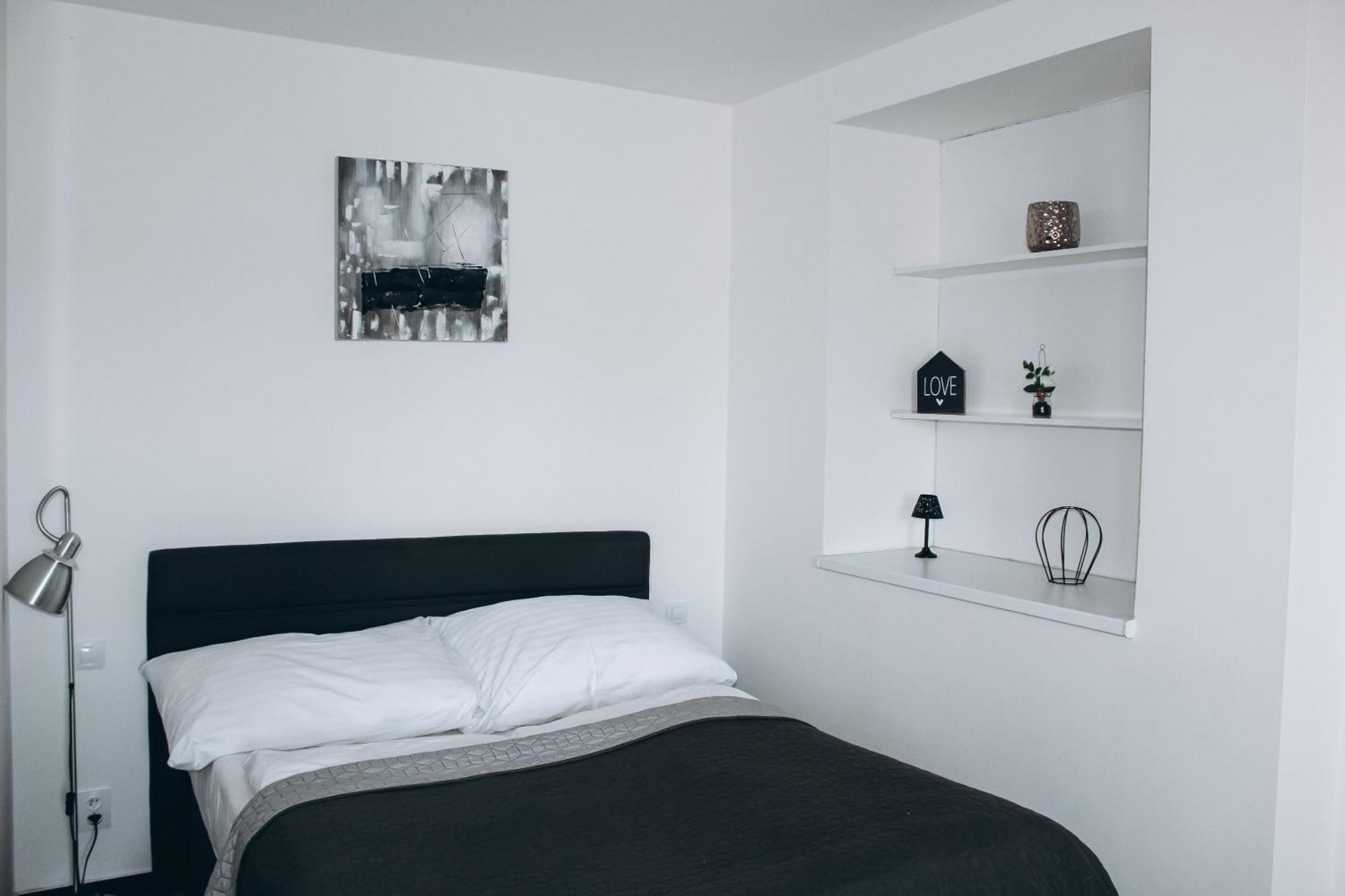 Sokolska Appartement Praag Buitenkant foto