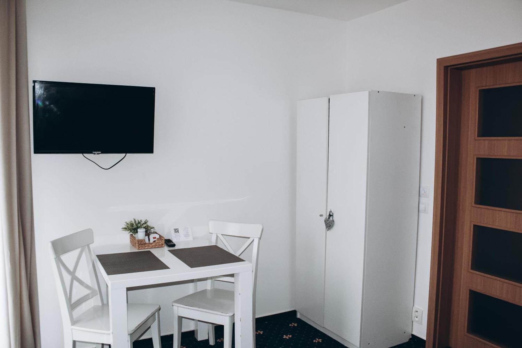 Sokolska Appartement Praag Buitenkant foto